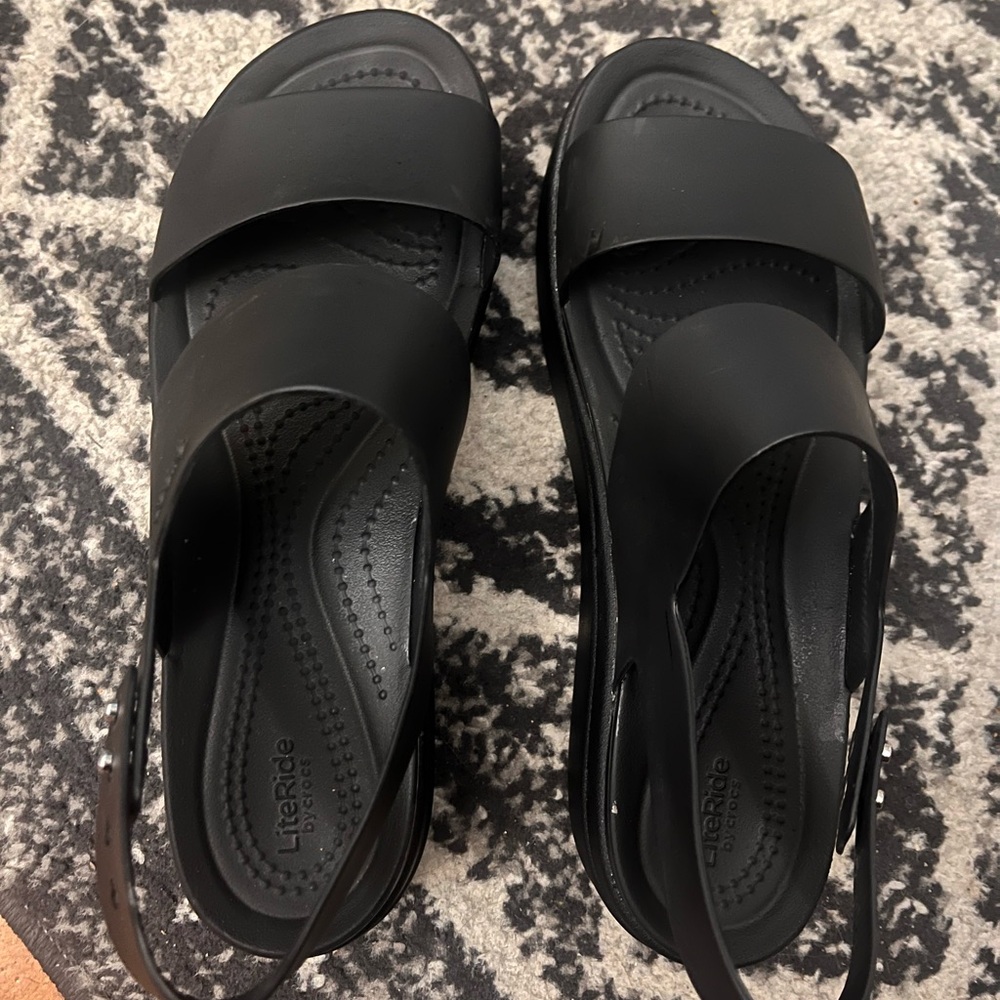 Crocs Women’s Brooklyn Platform Sandals